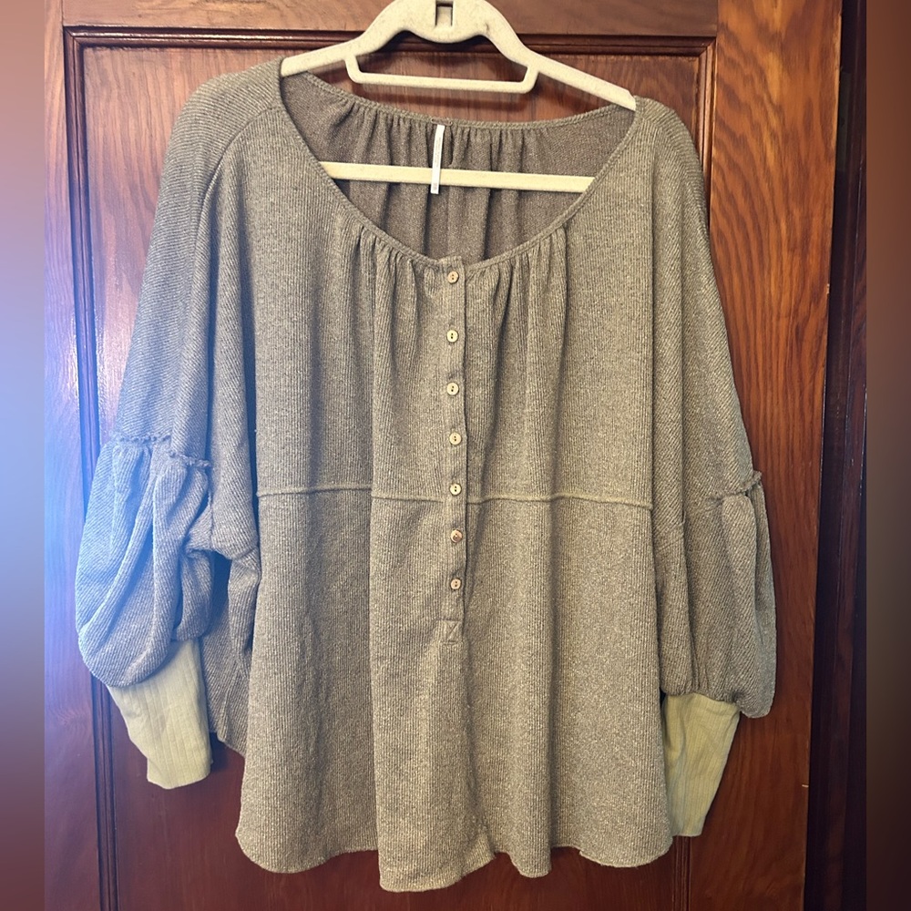 Free People Oversized Blue Bell Henley Knit Top Green Moss Size XS